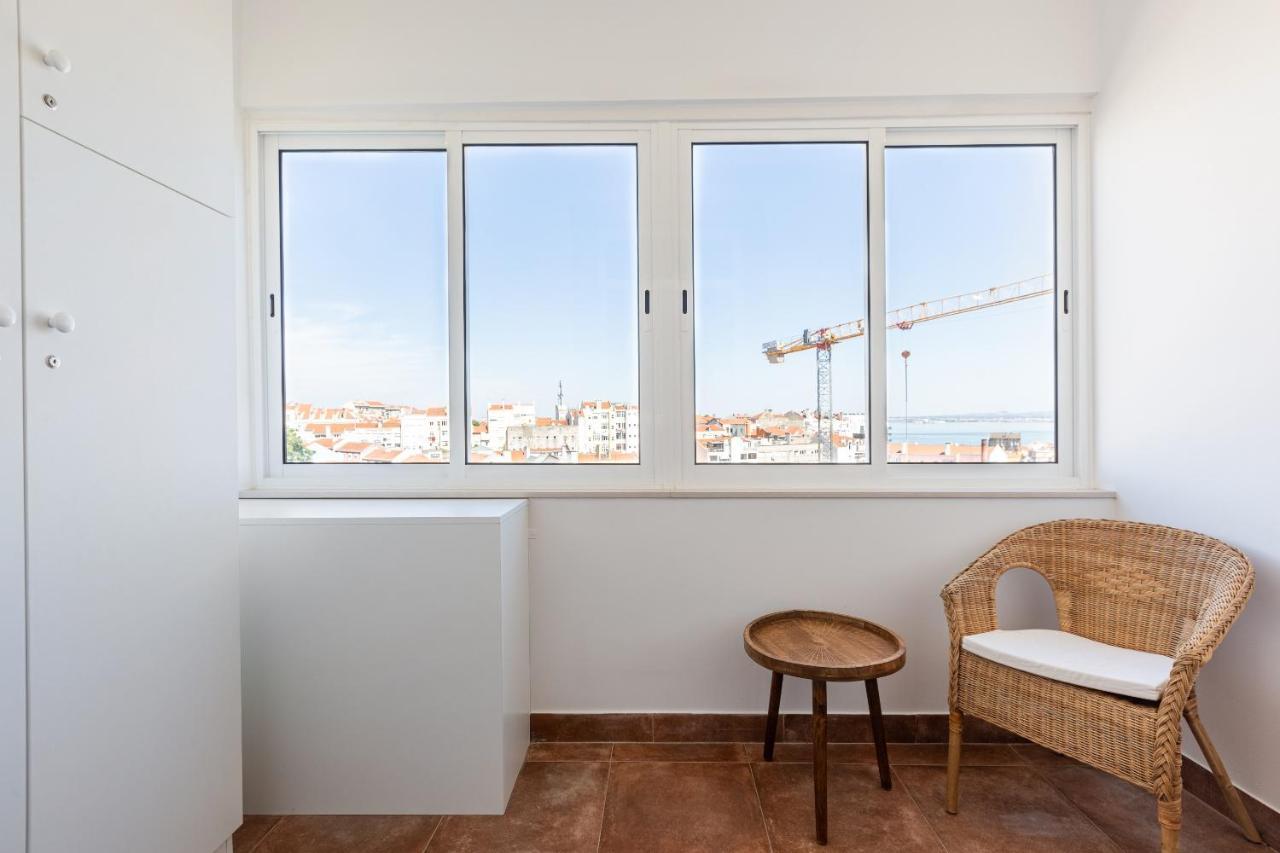 White & Blue Vintage Home In Graca Lisbon Exterior photo