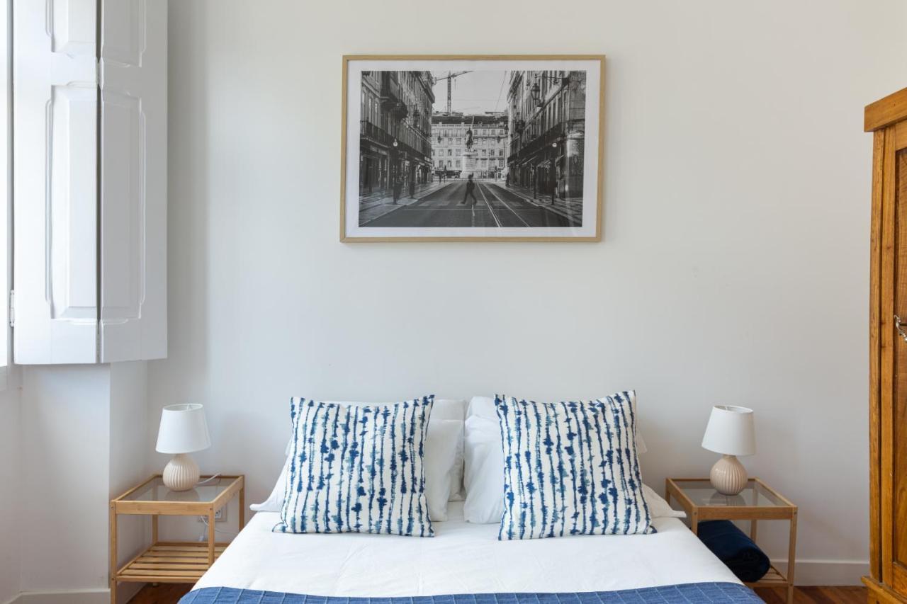 White & Blue Vintage Home In Graca Lisbon Exterior photo